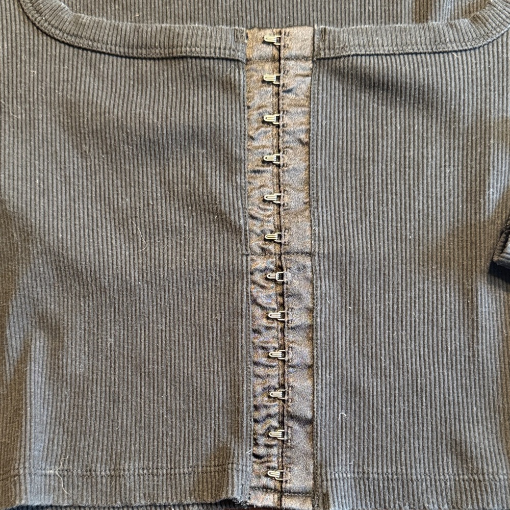 Victoria's Secret Charcoal Long Sleeve Crop Top - Picture 3 of 5